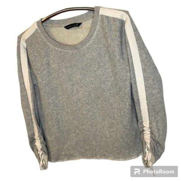 ABERCROMBIE & FITCH | Women’s Light Gray A&F Pullover Sweatshirt Size XS - Picture 1 of 7